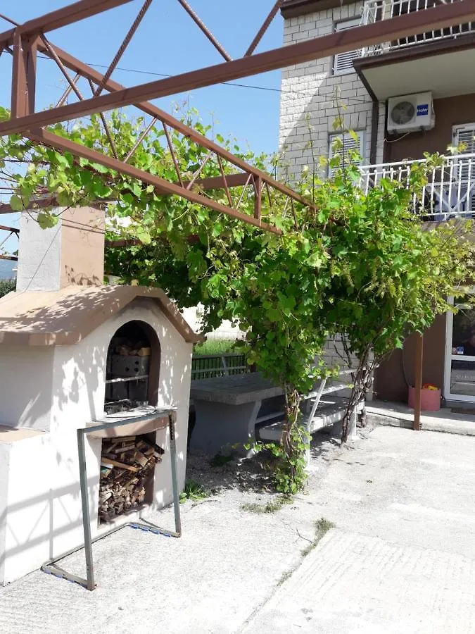 Pauli Apartment Kastela